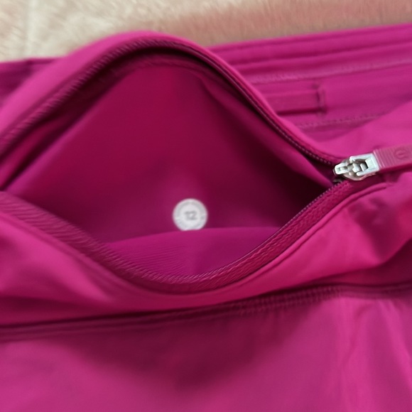 Lululemon mid rise speed up shorts - Picture 4 of 9